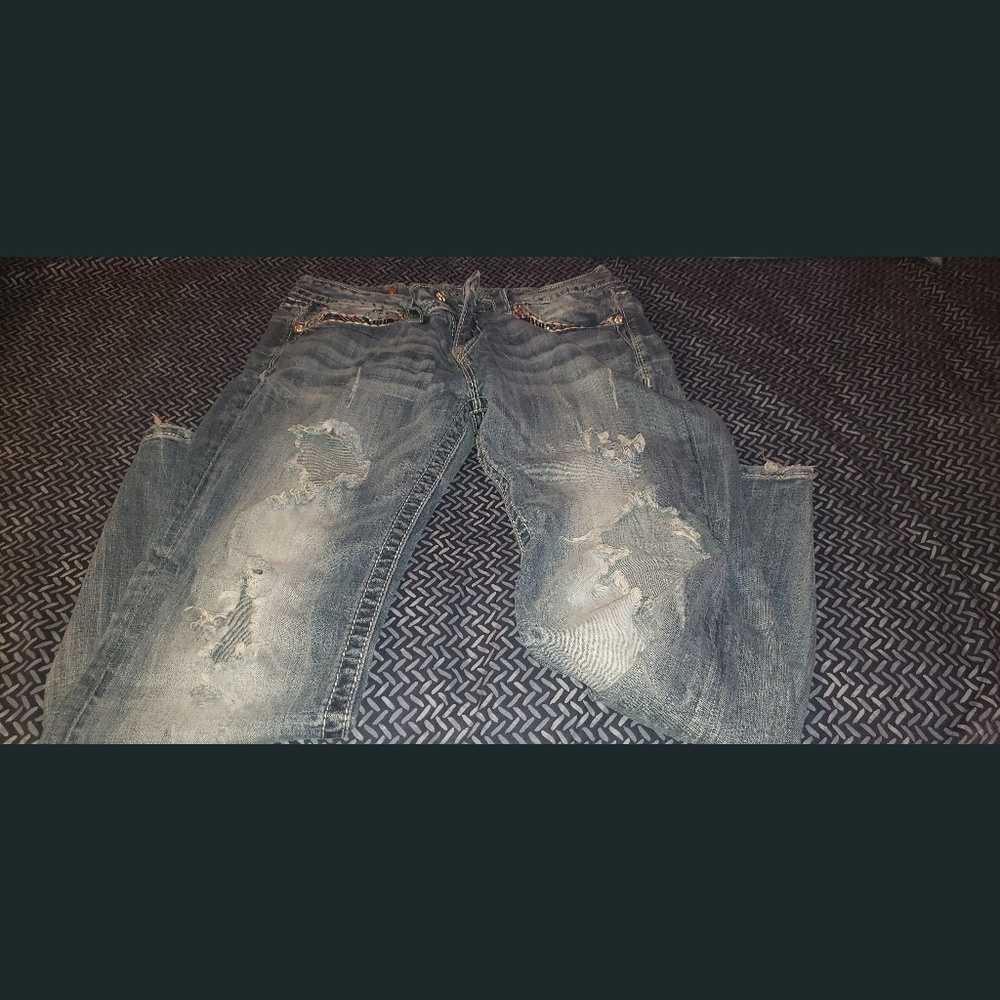 Miss Me Distressed Size 33